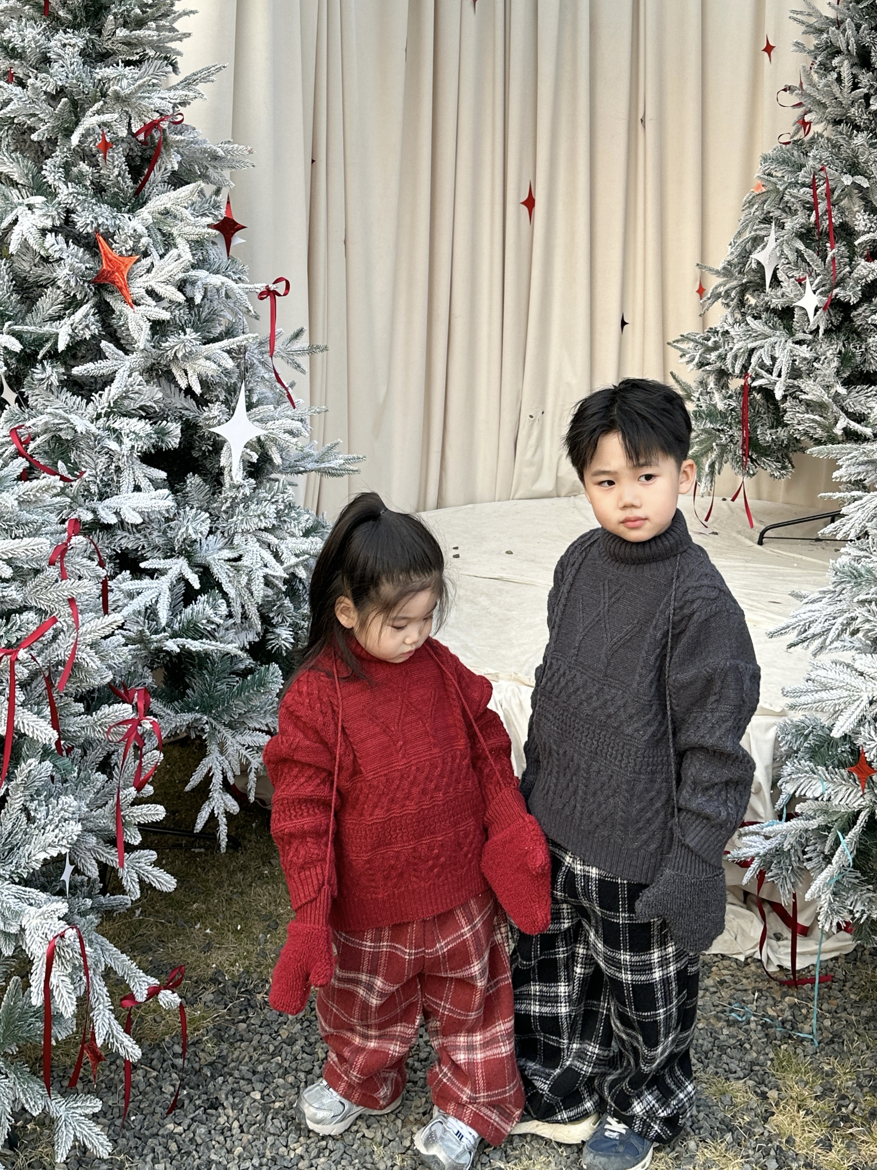 2025冬季新品儿童韩版高领绞花纯色套头百搭儿童手套毛衣针织