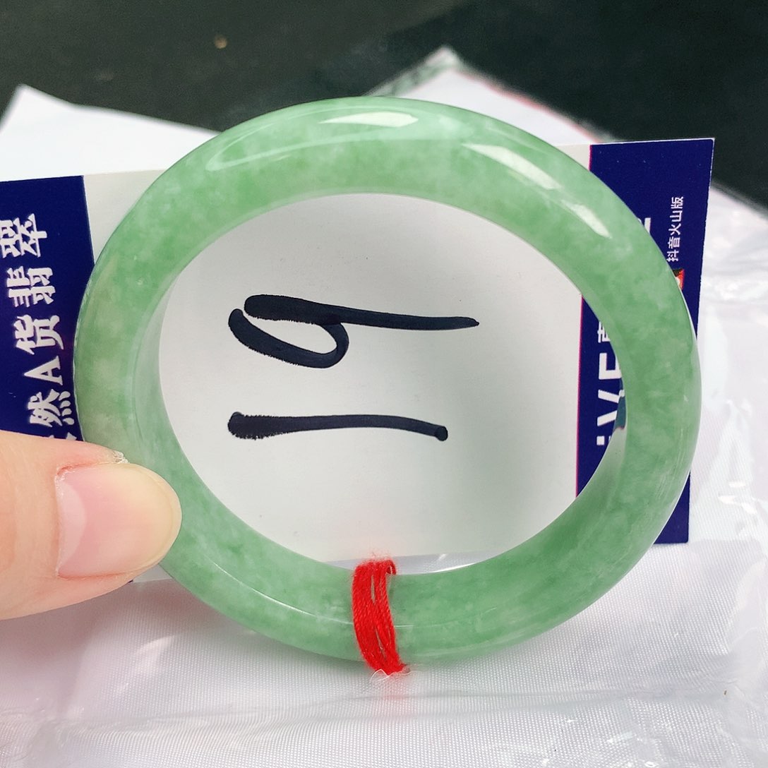 翡翠手镯未镶嵌缅甸天然A货翡翠