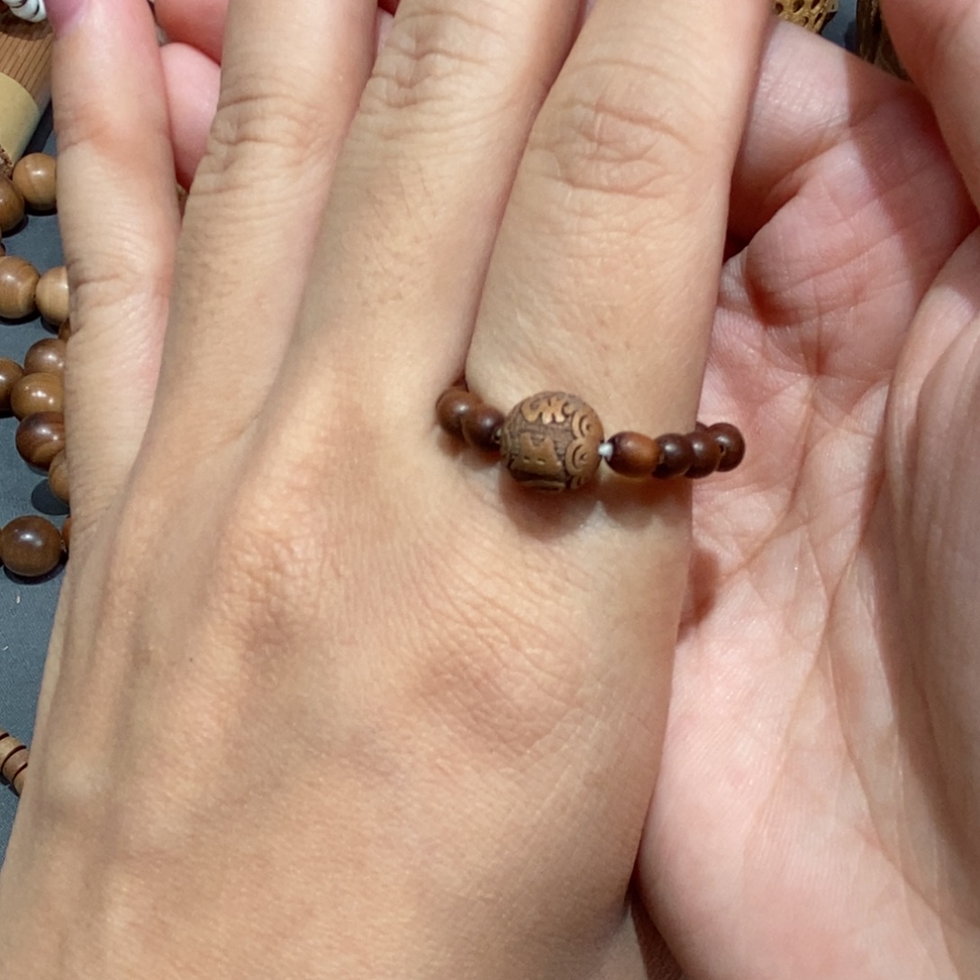 檀香木其他微瑕戒指0.4