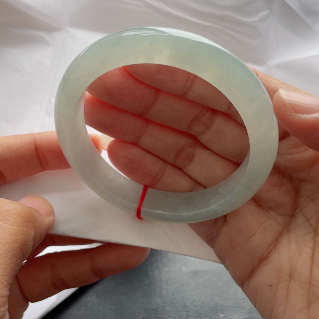 翡翠手镯未镶嵌翡翠手镯