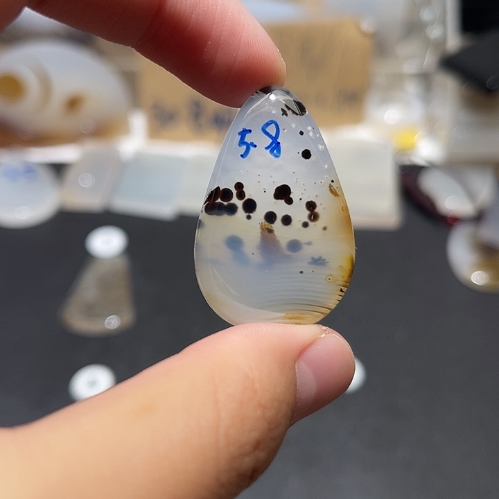 玛瑙/玉髓颈饰未镶嵌