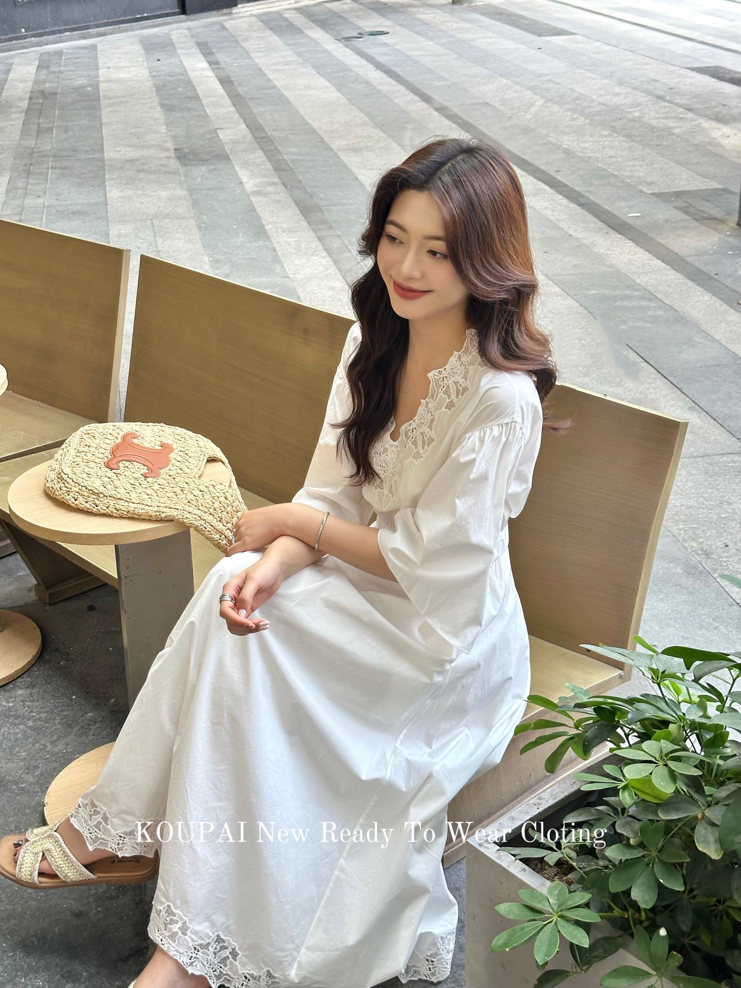 【黄心儿】重磅绣花V领大宽袖连衣裙-KDL3271