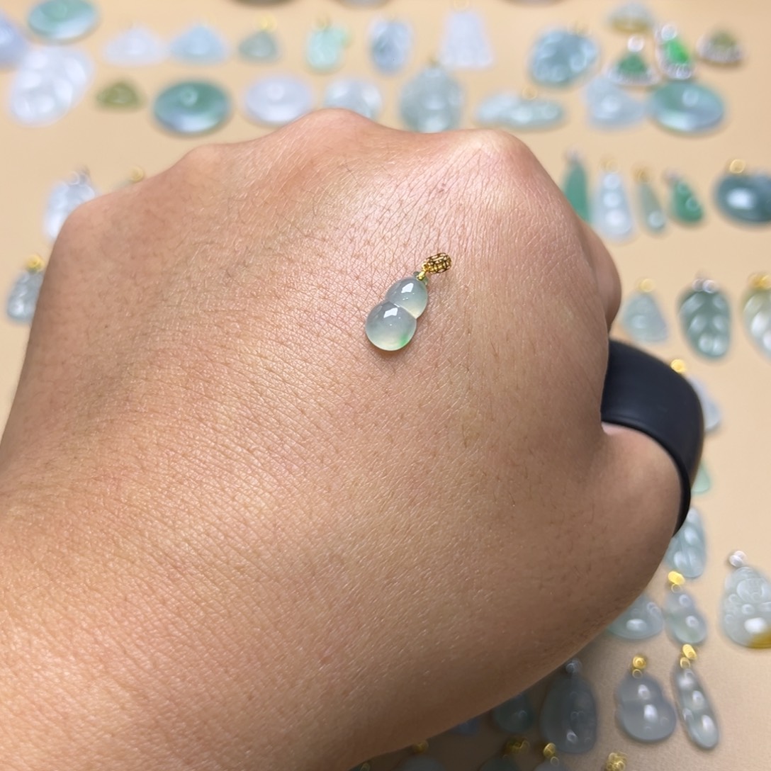 翡翠颈饰18K金镶嵌葫芦