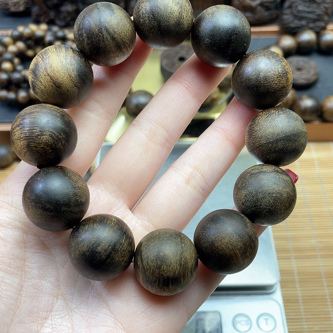 沉香手串江**旧达拉干沉香