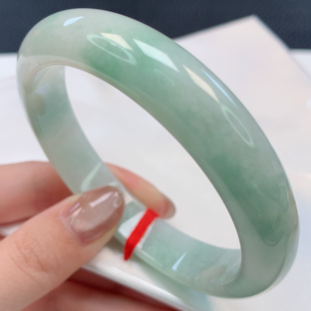 【闪购商品】翡翠手镯未镶嵌60+圈