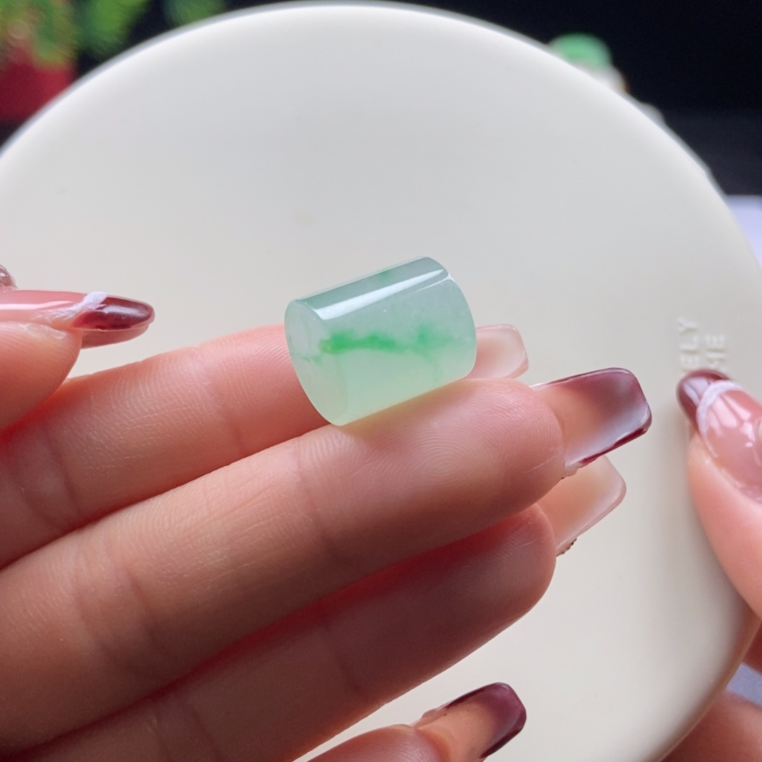 翡翠散珠翡翠冰飘一丝绿桶珠