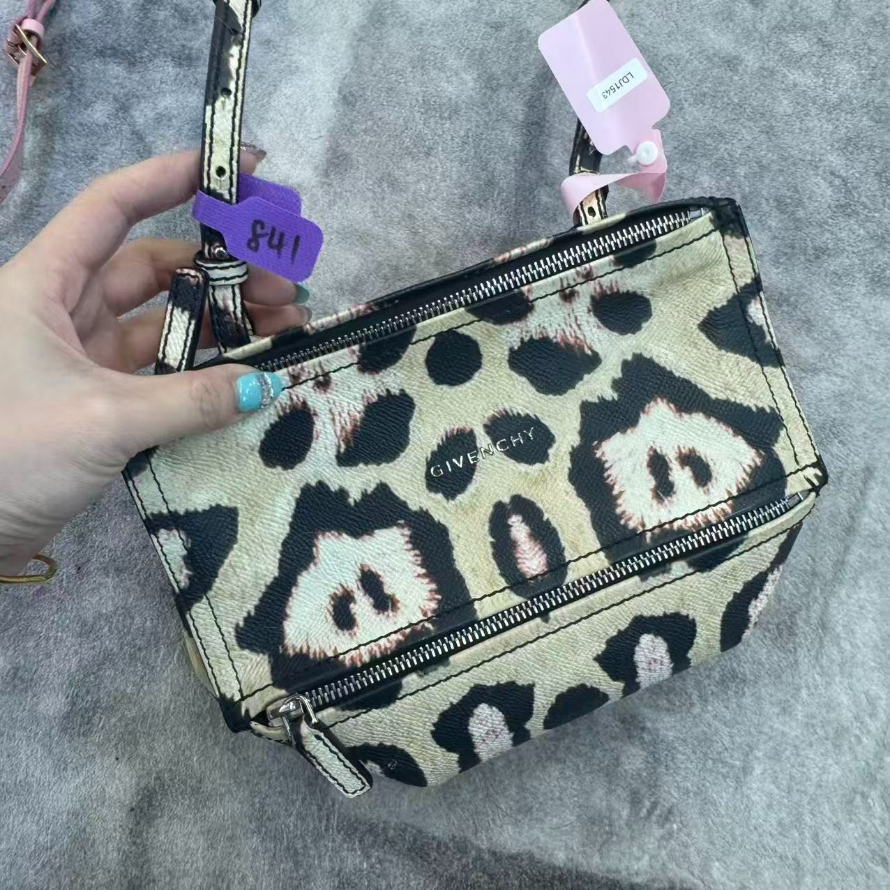 95新 Givenchy/纪梵希 841 xrk  /二奢包包