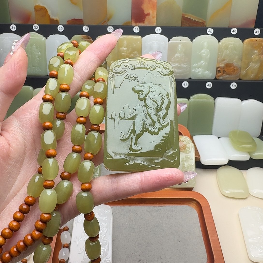 明***手生肖虎，一物一拍所见即所得