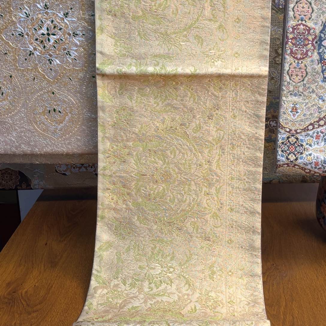 织绣六通金织唐草