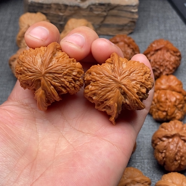 把件文玩核桃犀牛