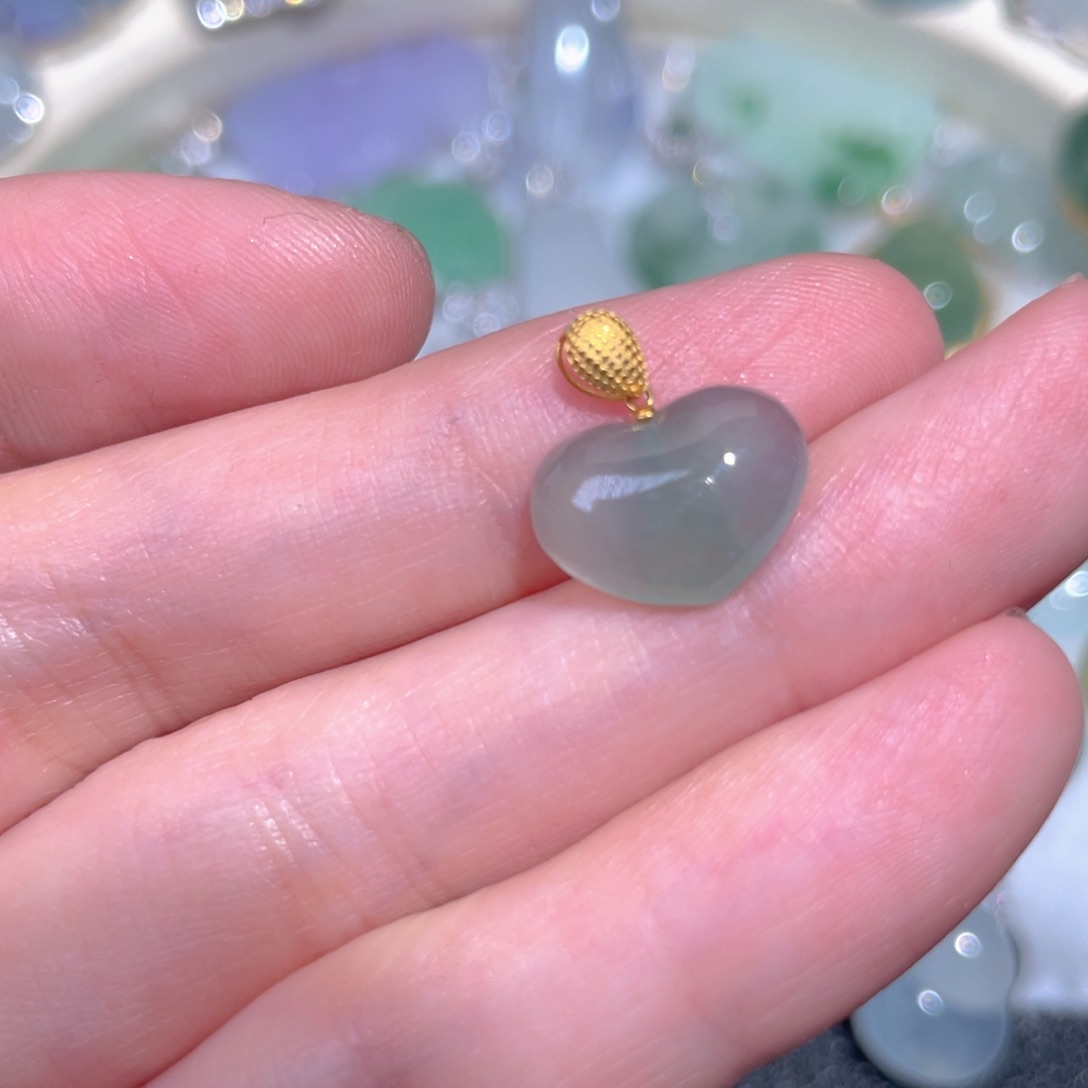 翡翠颈饰18K金镶嵌翡翠