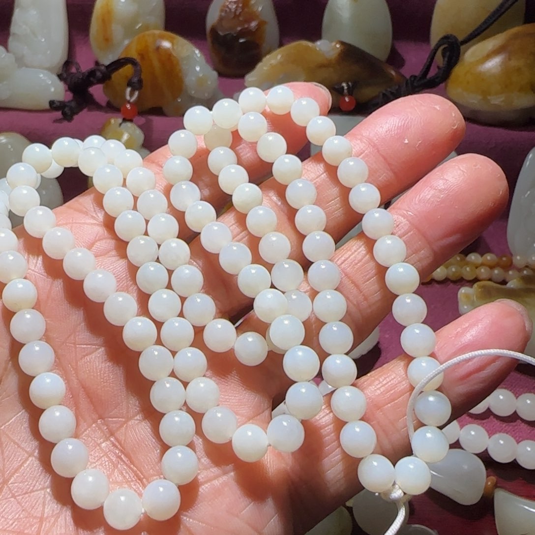 和田玉颈饰未镶嵌