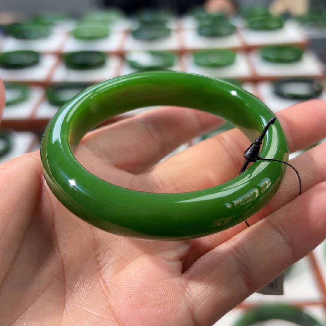 未镶嵌手镯和田玉（碧玉）