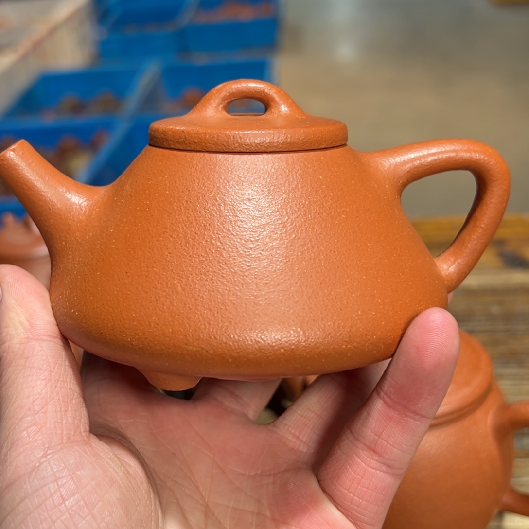 茶壶紫砂紫砂的味道很