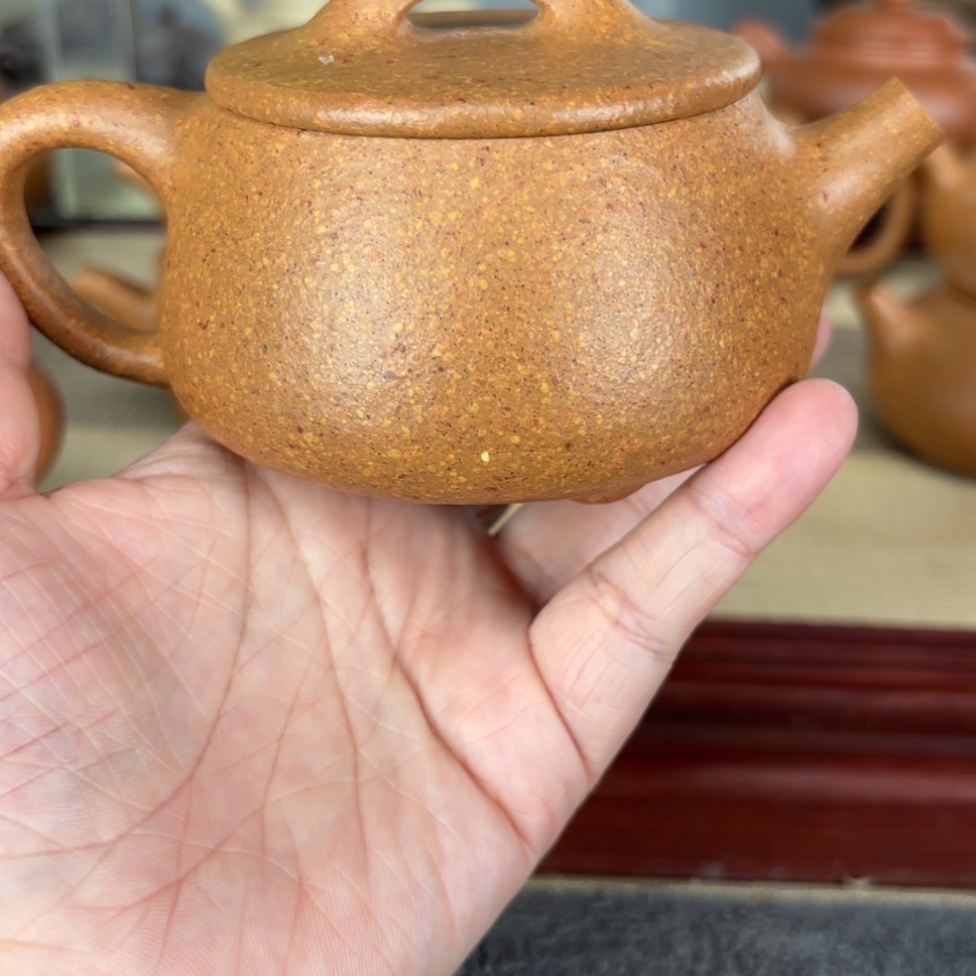 紫砂茶壶梨皮黄段宽口