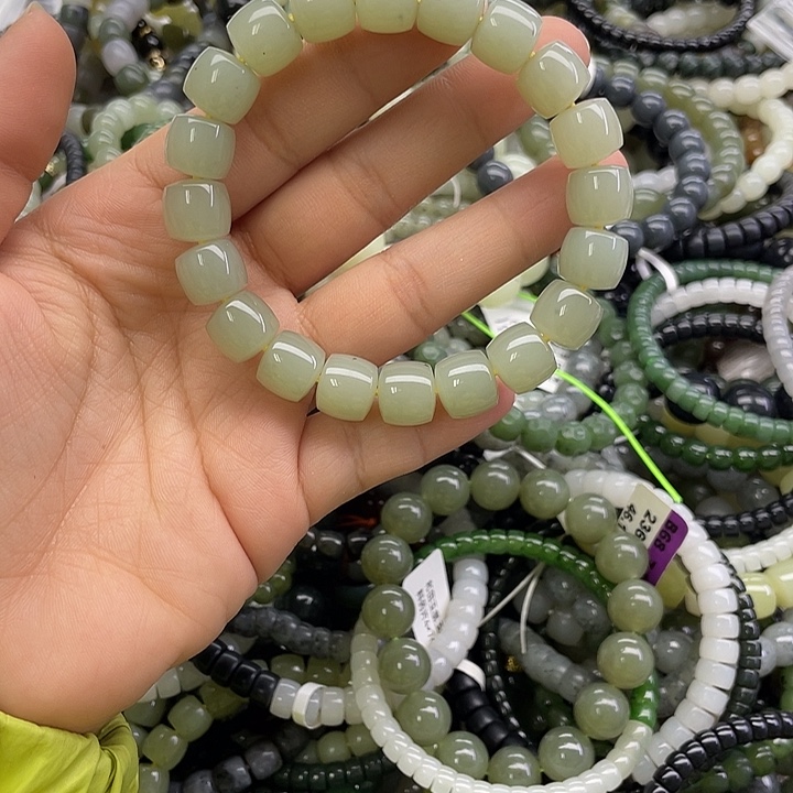 和田玉未镶嵌手串