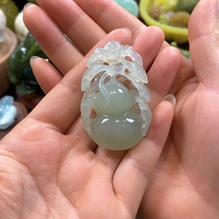 蛇纹石玉未镶嵌挂件
