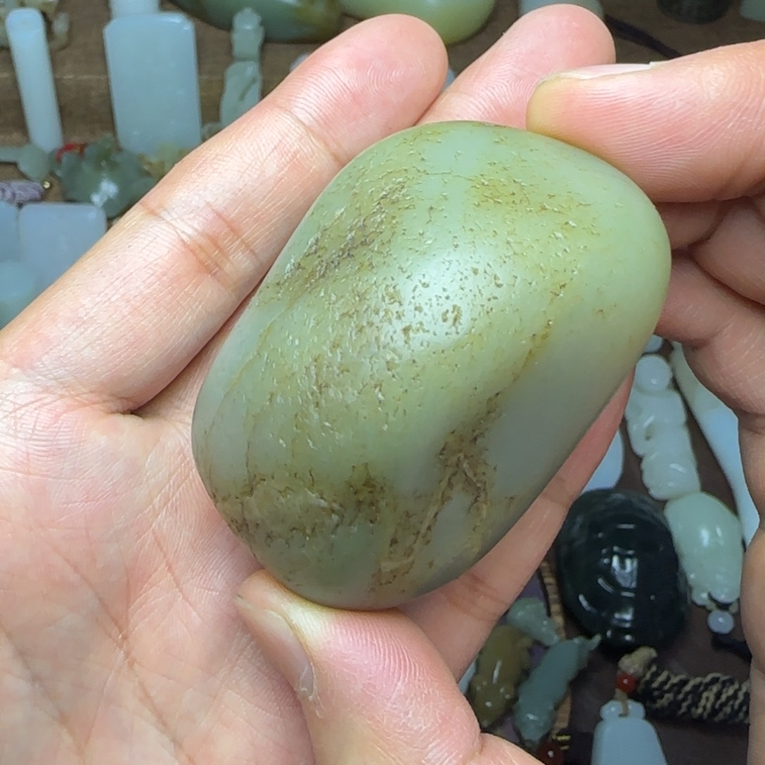 和田玉挂件未镶嵌原石153g