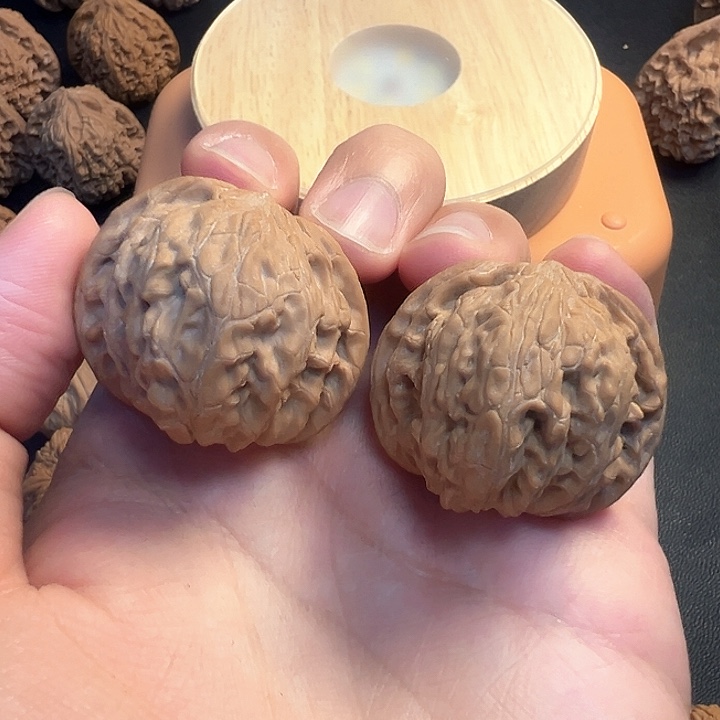 文玩核桃吊坠磨盘狮子头核桃