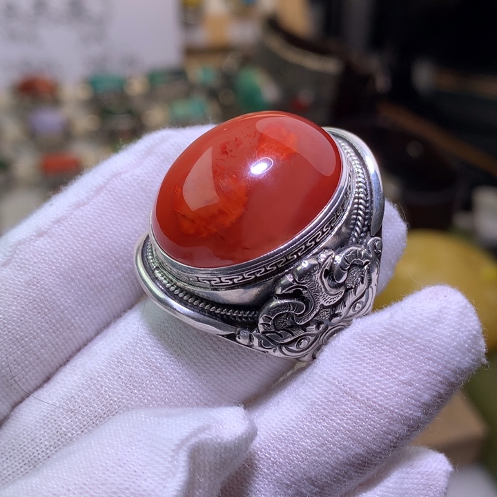 南红玛瑙足银镶嵌戒指