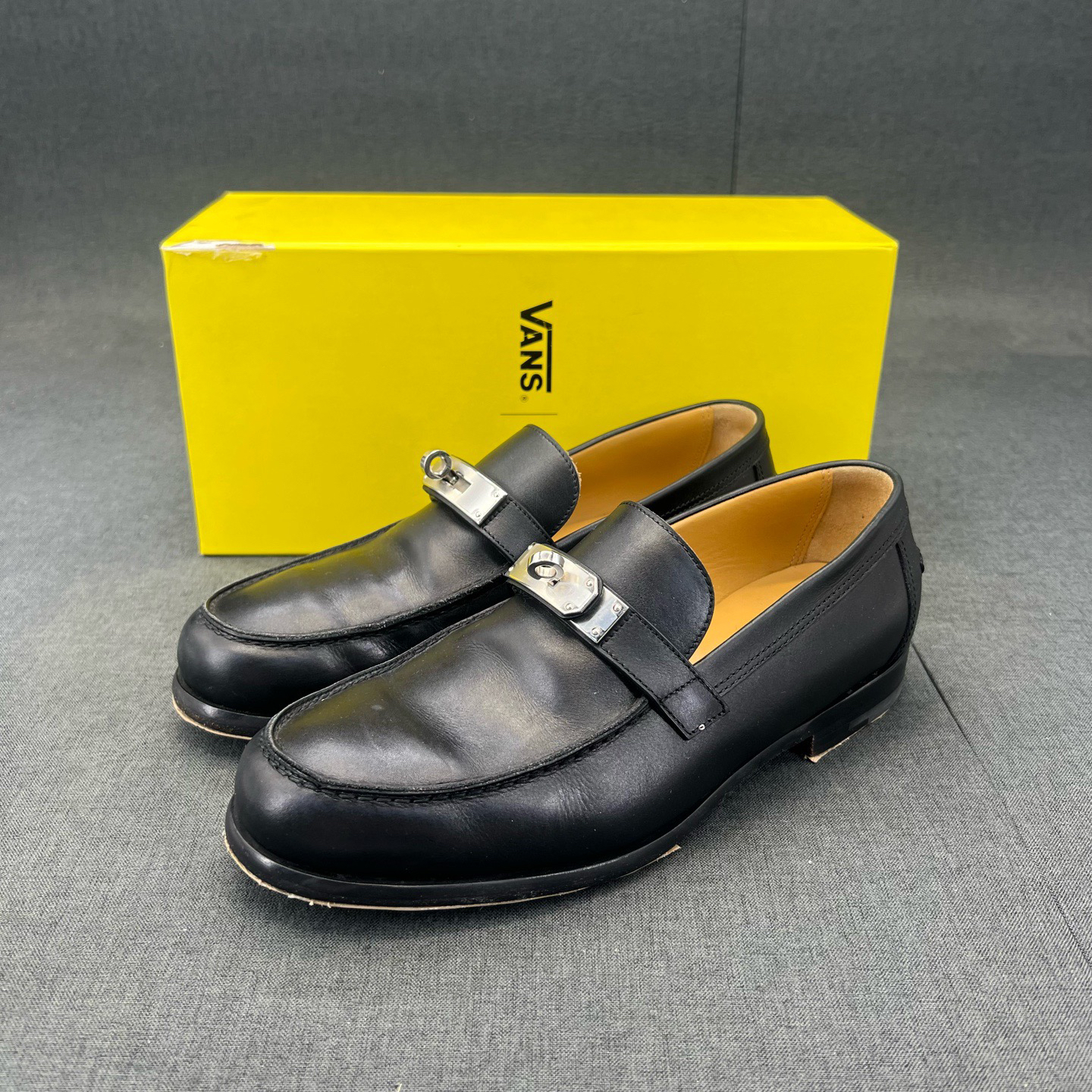 95新 Hermes/爱马仕 39码黑色Kelly扣乐福二手鞋原盒CH20673