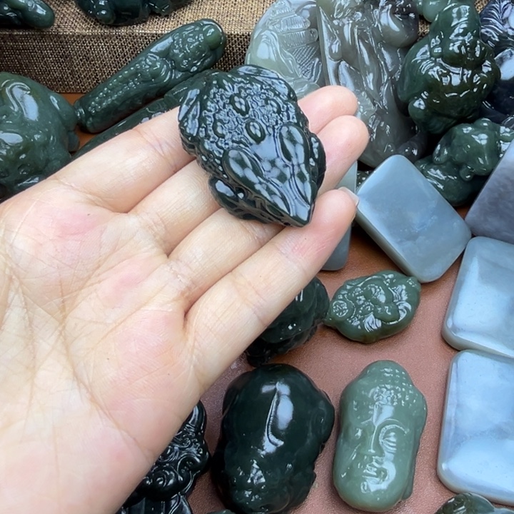 和田玉未镶嵌挂件