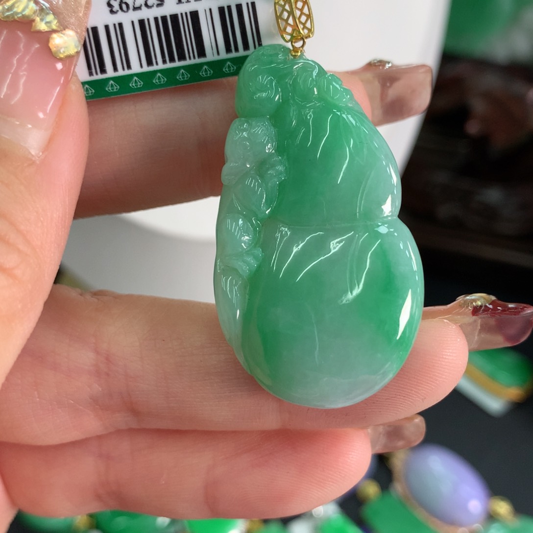 翡翠吊坠(不含链)18K金镶嵌