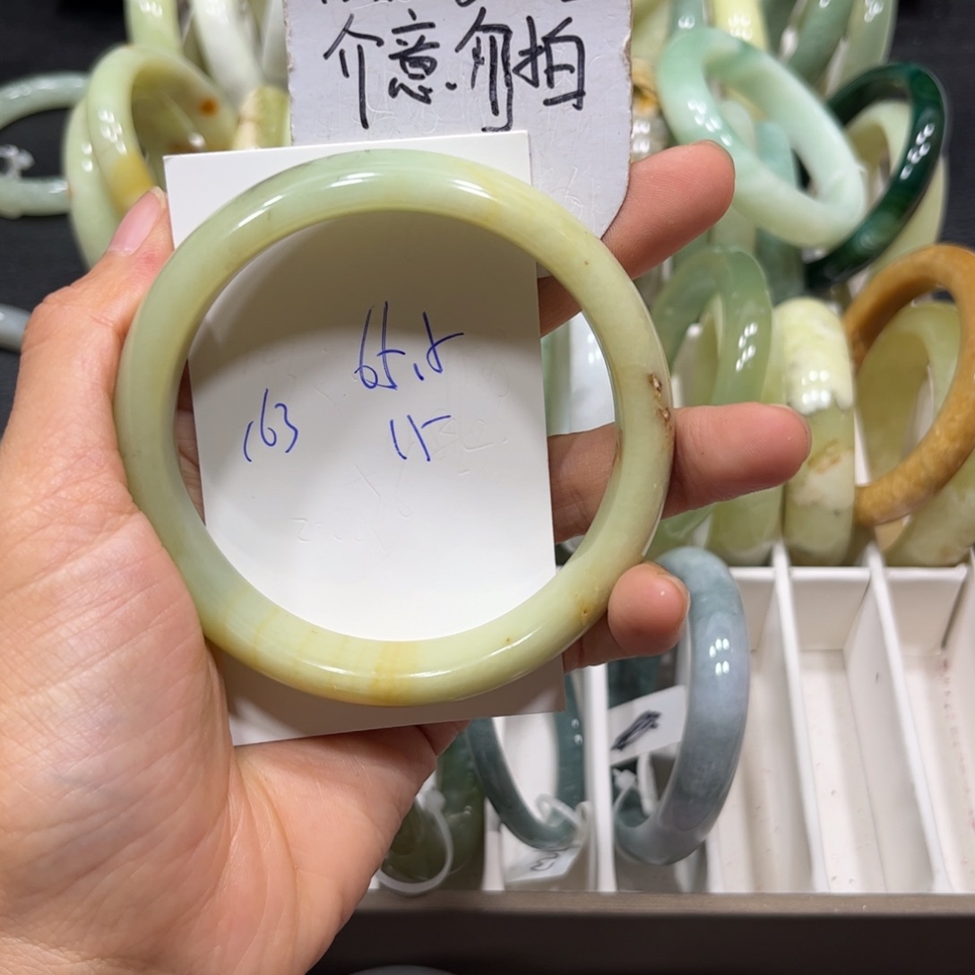 未镶嵌蛇纹石玉手镯