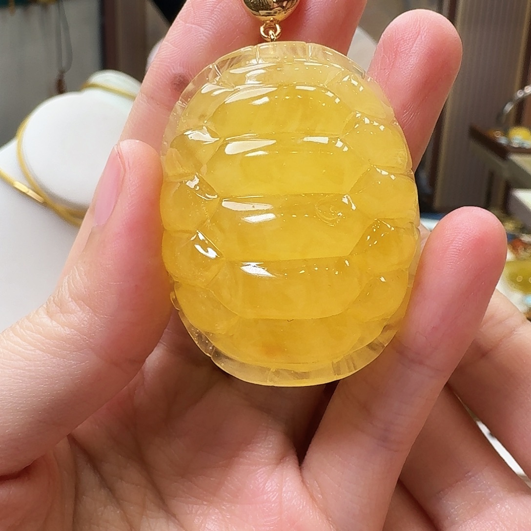 琥珀未镶嵌颈饰吊坠