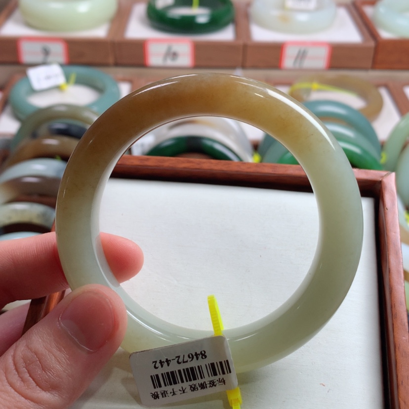 【闪购商品】和田玉手镯未镶嵌56