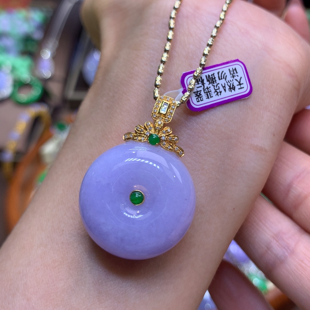 翡翠18K金镶嵌颈饰