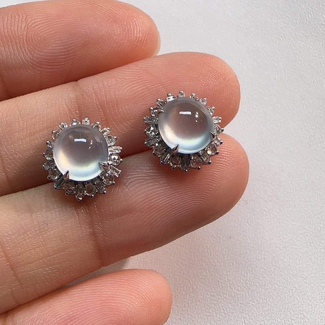 翡翠18K金镶嵌耳钉蛋面