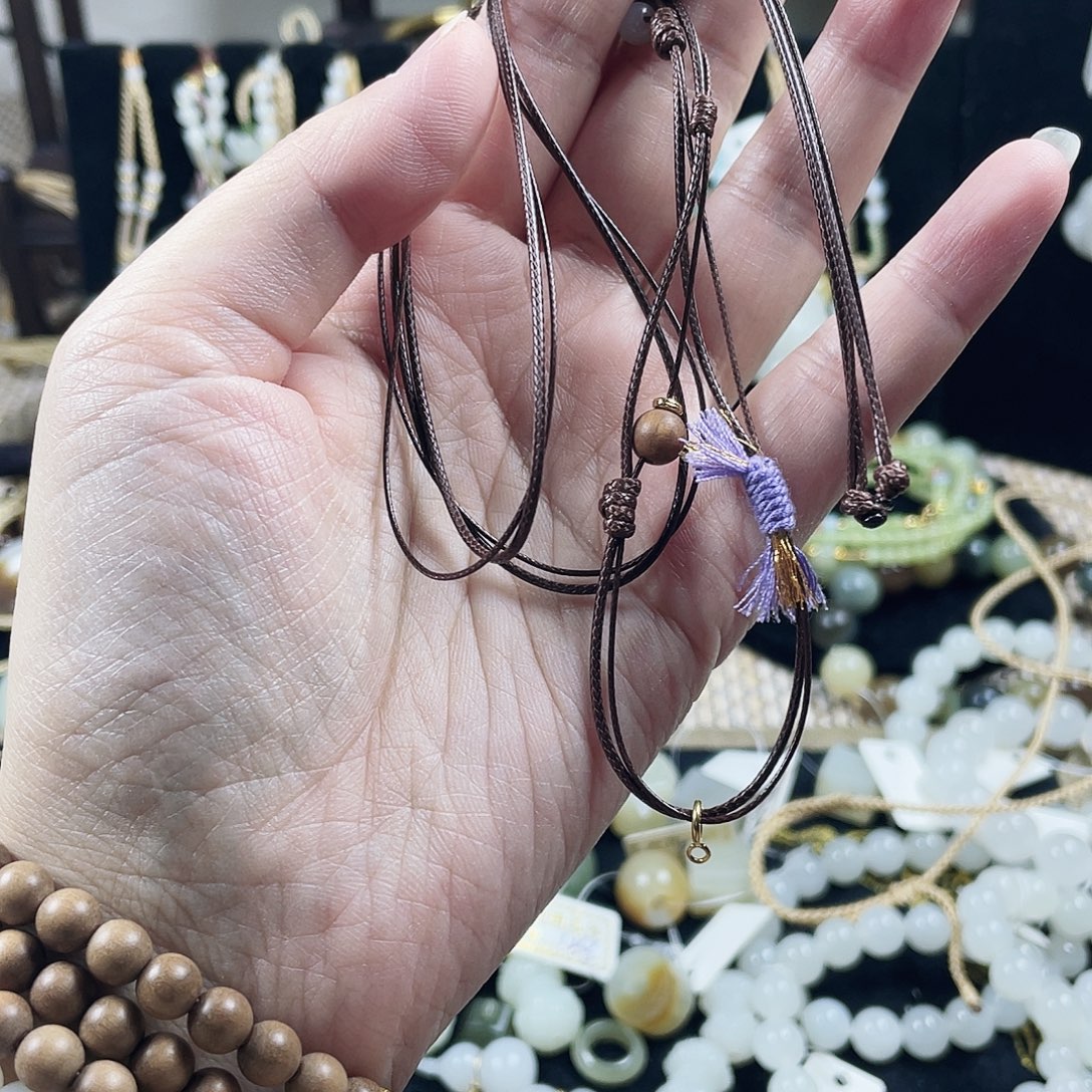 困***魚和田玉未镶嵌颈饰