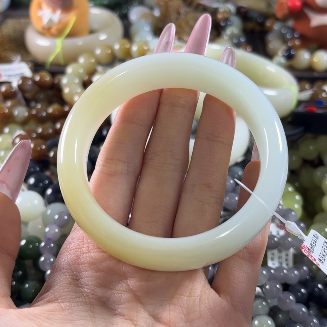 瑶***柜和田玉未镶嵌手链