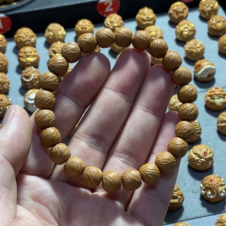 把件猴头核桃云锦