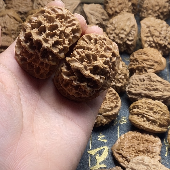 ****烈吊坠桃核51帝王官帽