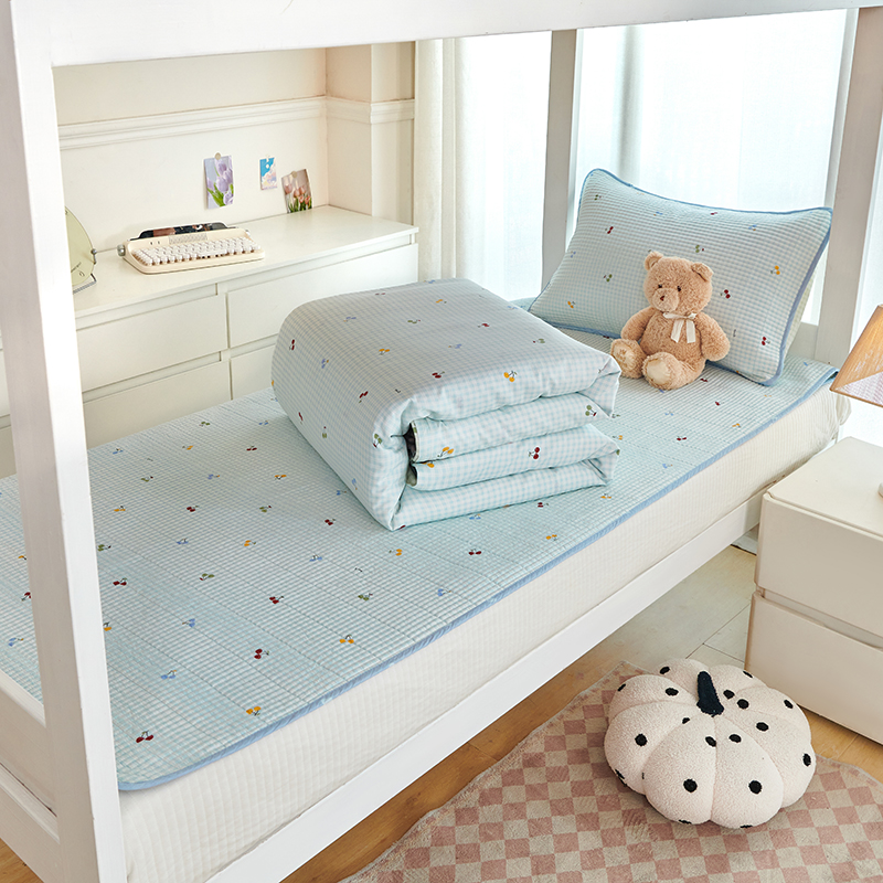 糖巴巴新款学生宿舍床款双面印花款高温砂洗床盖两件套单人上下铺