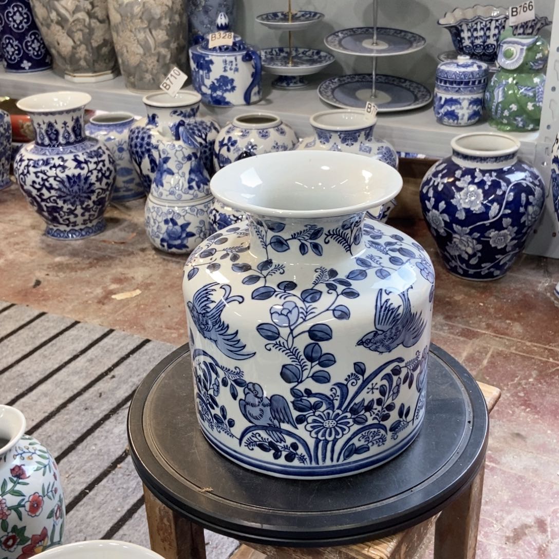 摆件花瓶手绘釉下彩