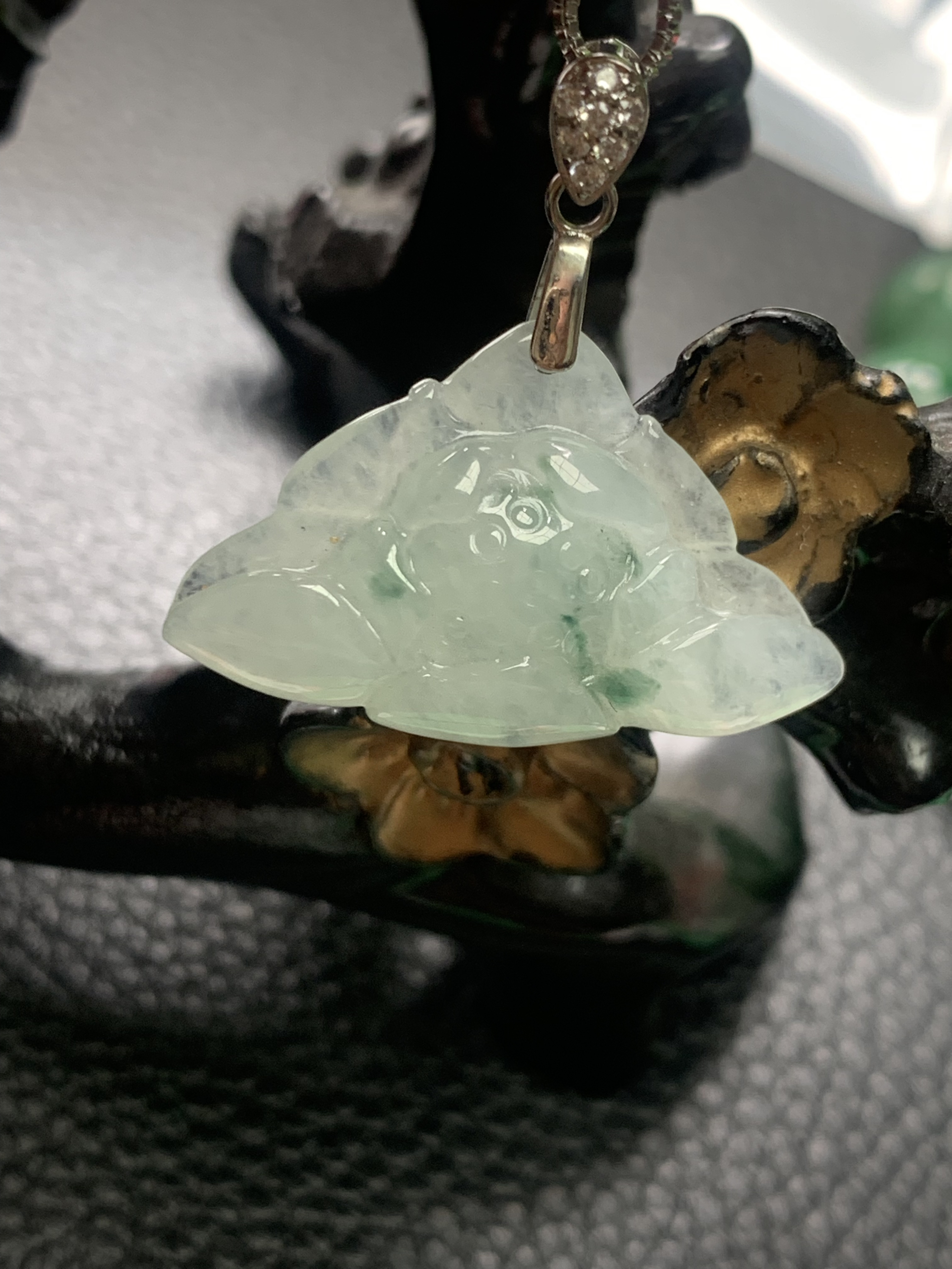 天然翡翠A货莲花吊坠翡翠有棉正常没运费险