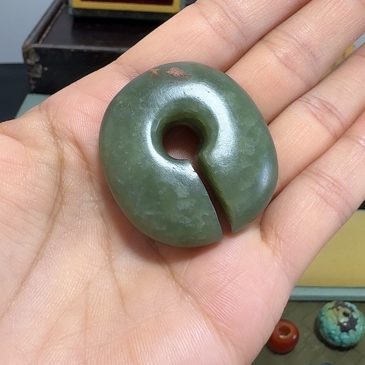 1***丿和田玉未镶嵌颈饰