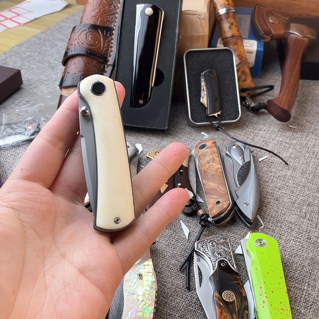 听****8大马士革多功能工具