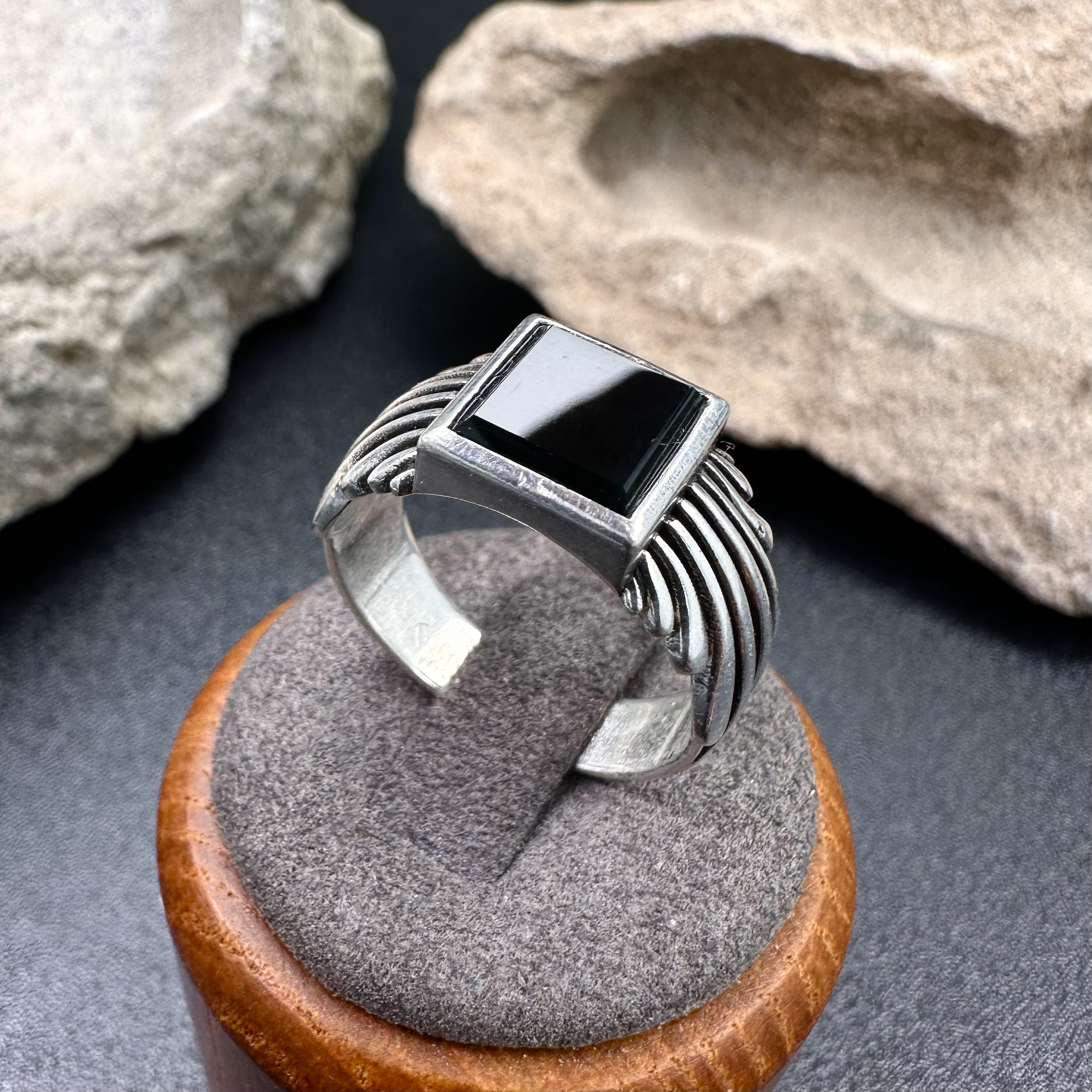 “某种物质”Substance 墨翠戒指 天然缅甸翡翠 贡山商店