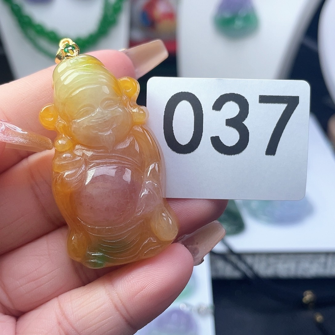 翡翠吊坠(赠链)未镶嵌