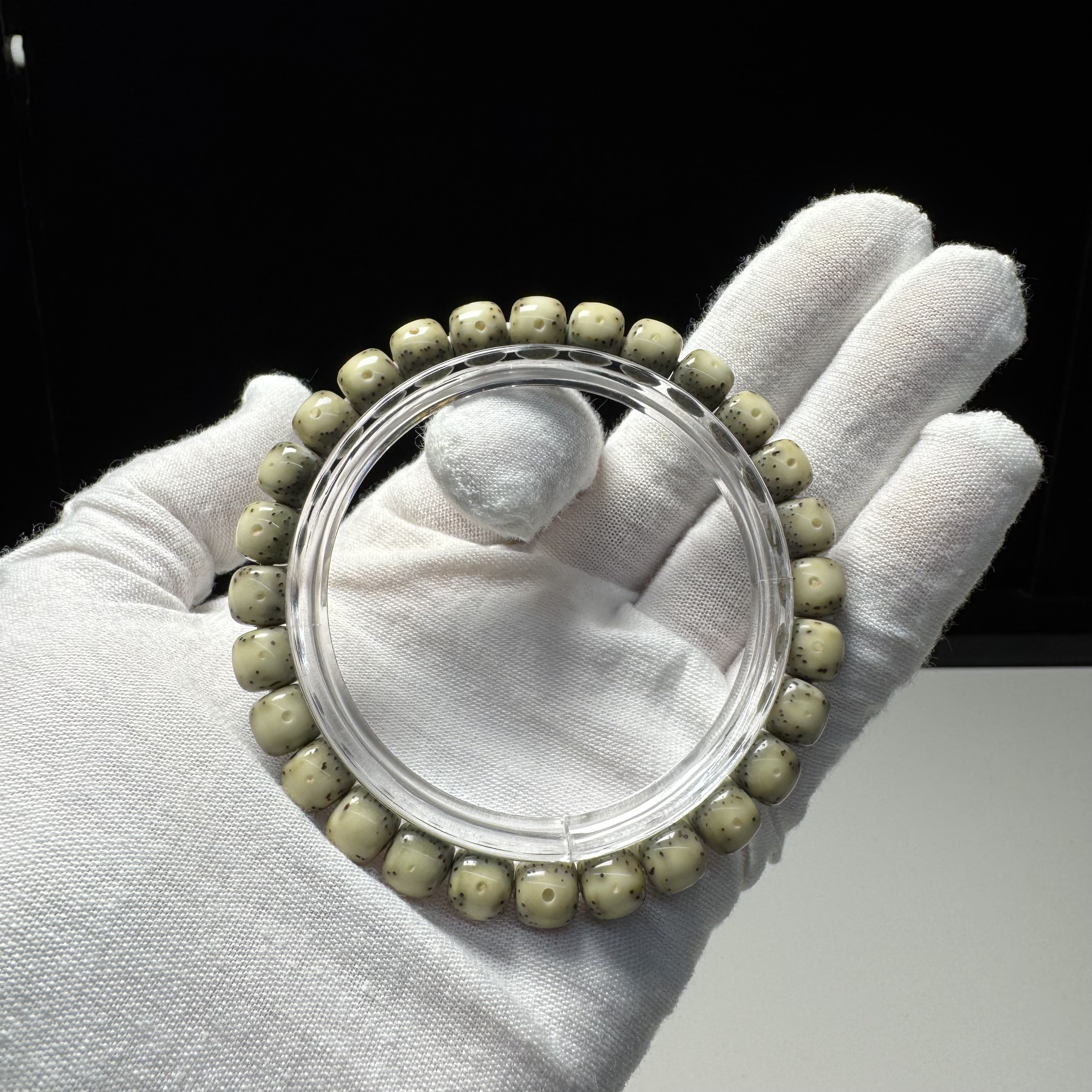 星月菩提石玉糯冰绿包白8x7通体老型单圈手串一物一图