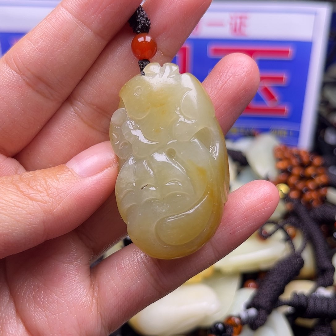 颈饰未镶嵌和田玉