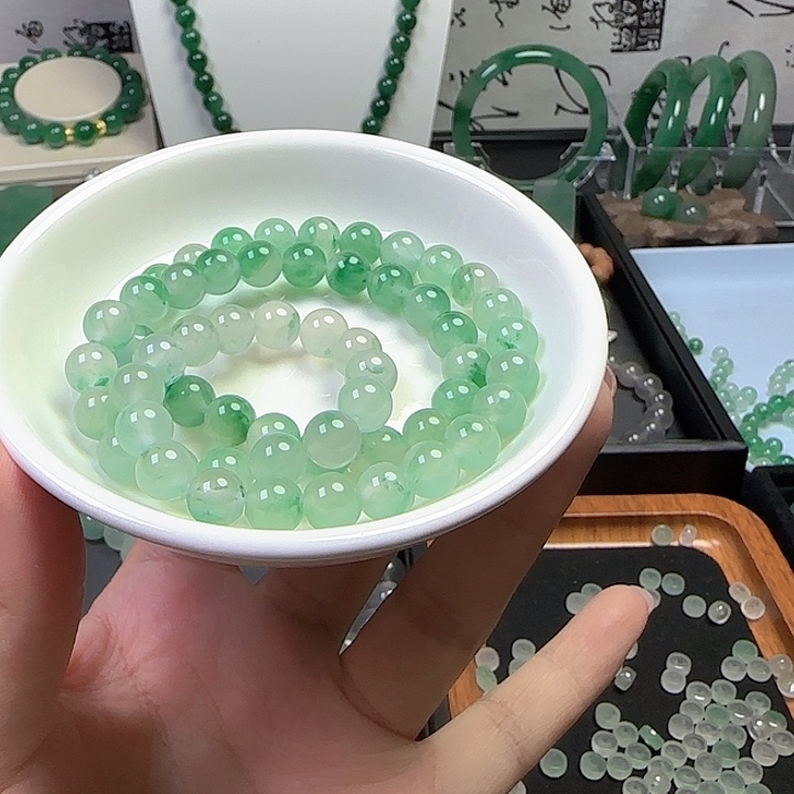 无***.石英质玉（非洲翠），未镶嵌