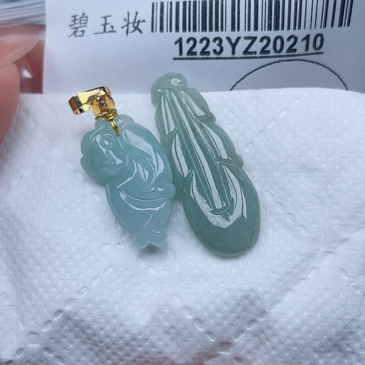 吊坠(不含链)未镶嵌翡翠