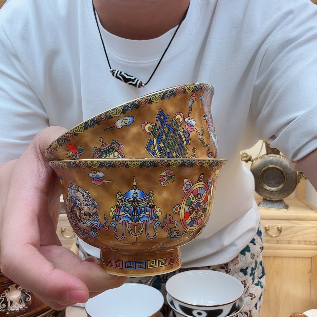 36%以上骨粉骨瓷肚皮纹吉祥，八宝碗一对