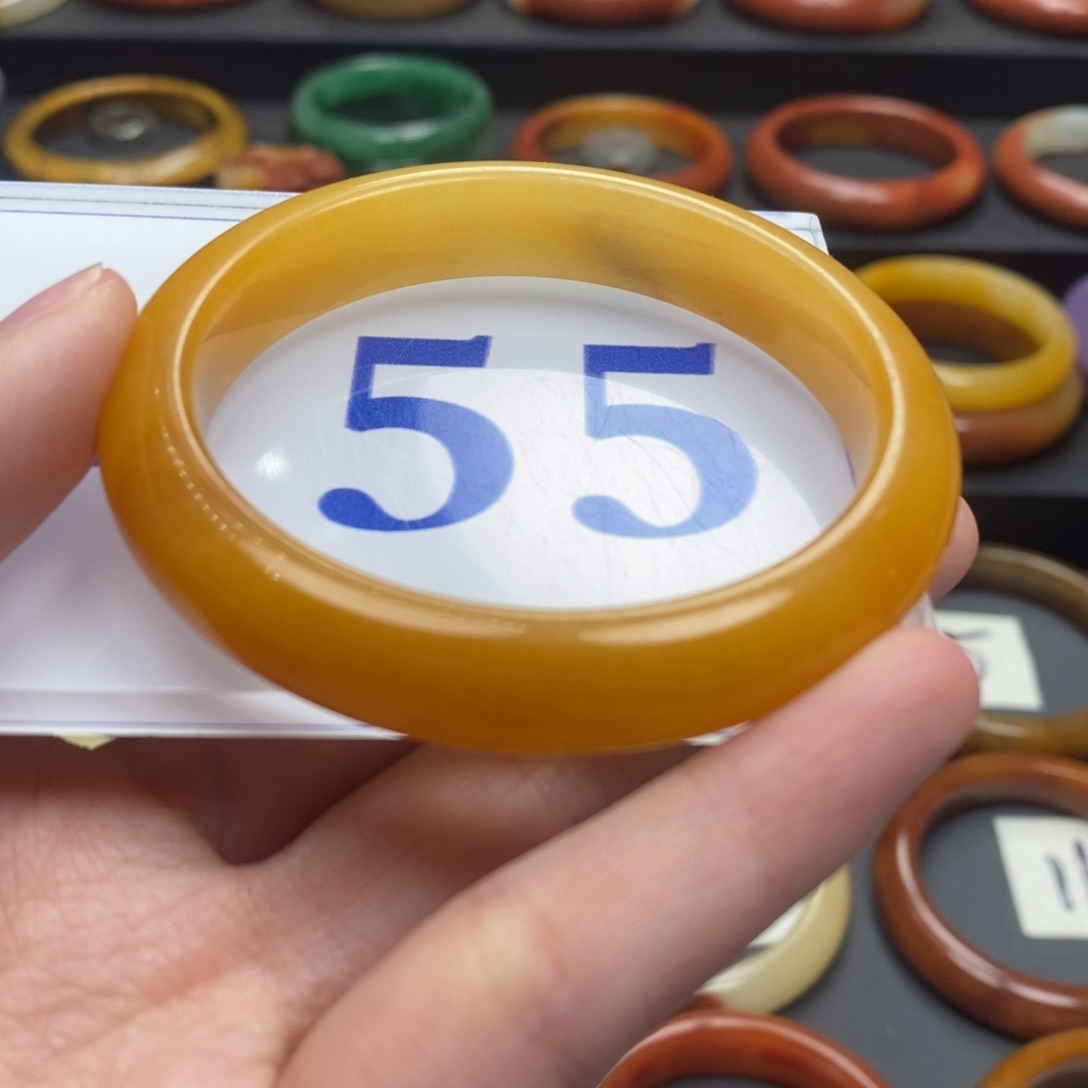 石英质玉（黄龙玉）手镯未镶嵌