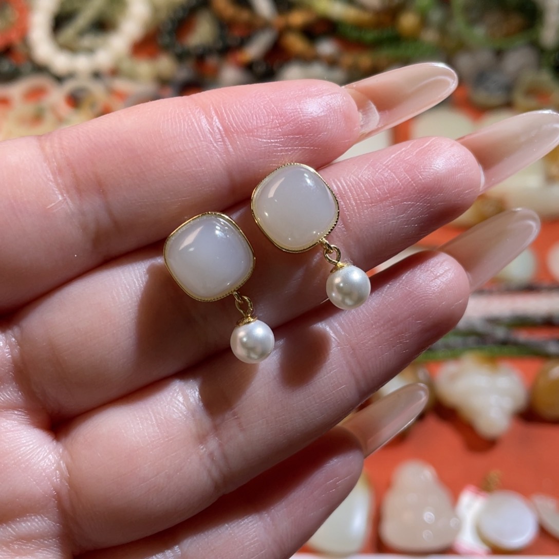 和田玉耳钉银S925镀金镶嵌